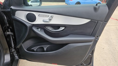 Used 2019 Mercedes-Benz GLC 300 w/ Premium Package image 30