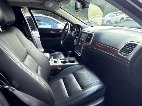 Used 2013 Jeep Grand Cherokee Limited w/ Trailer Tow Group IV image 3