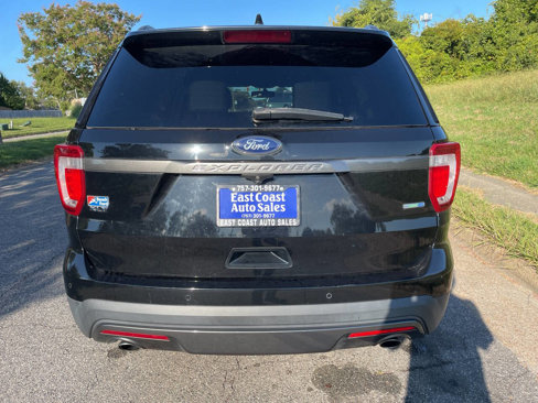 Used 2017 Ford Explorer XLT w/ Equipment Group 202A image 5