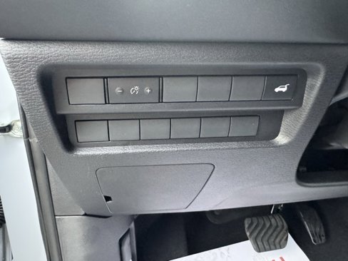 New 2025 Mitsubishi Outlander AWD image 17
