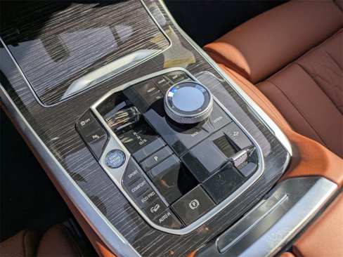 New 2026 BMW X7 M60i image 19