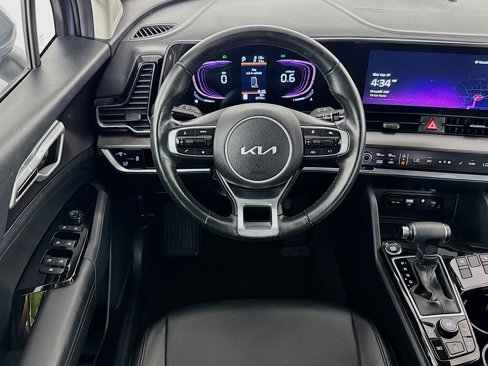 Used 2025 Kia Sportage EX w/ Premium Package image 16