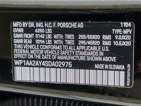 Used 2025 Porsche Cayenne image 35