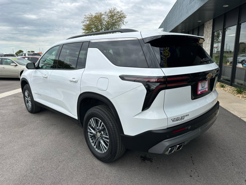 Used 2025 Chevrolet Traverse LT image 5