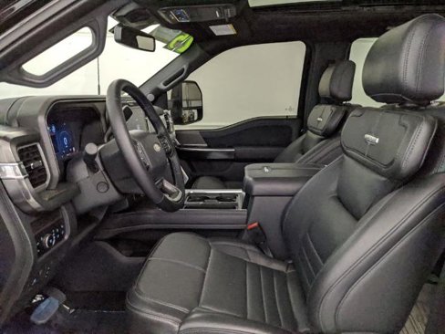 Certified 2025 Ford F450 Platinum w/ FX4 Off-Road Package image 23