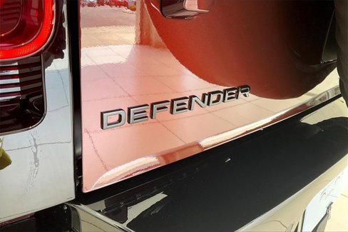 New 2025 Land Rover Defender 130 X-Dynamic SE image 12