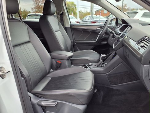 Certified 2022 Volkswagen Tiguan SE image 10