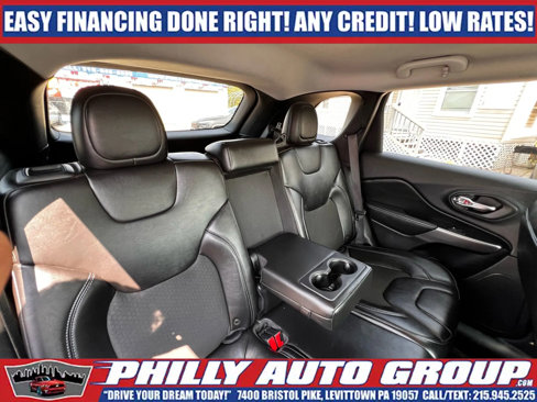 Used 2019 Jeep Cherokee Latitude Plus image 23