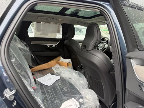 New 2026 Volvo V90 B6 Cross Country Ultra w/ Climate Package image 5