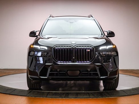 New 2026 BMW X7 M60i image 2