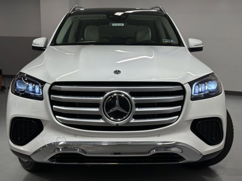 New 2026 Mercedes-Benz GLS 450 4MATIC image 3