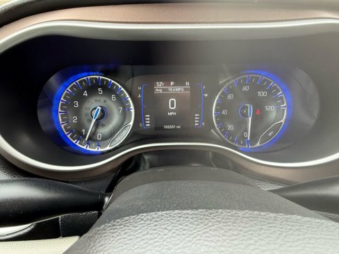 Used 2022 Chrysler Voyager LX image 20