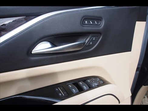 Used 2021 Cadillac Escalade ESV Premium Luxury w/ LPO, Illumination Package image 25