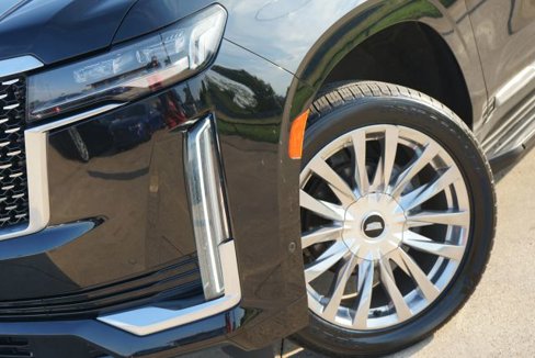 Used 2021 Cadillac Escalade Premium Luxury w/ LPO, Illumination Package image 11