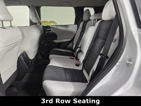 New 2025 Mitsubishi Outlander SE image 11