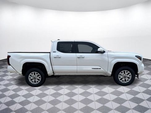 New 2025 Toyota Tacoma SR5 image 7