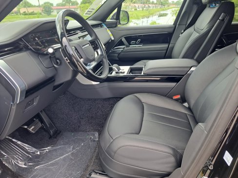 New 2025 Land Rover Range Rover SE image 11
