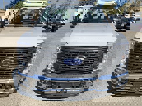 New 2026 Ford F250 XL w/ XL Chrome Package image 3