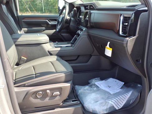 New 2025 GMC Sierra 2500 Denali w/ Technology Package image 14