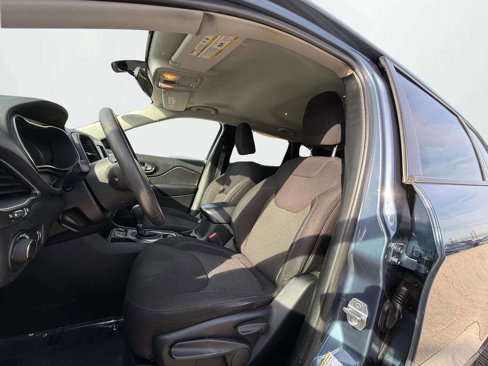 Used 2020 Jeep Cherokee Latitude image 21