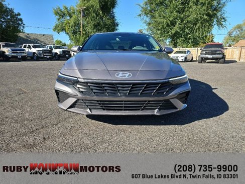 Used 2024 Hyundai Elantra SEL image 2