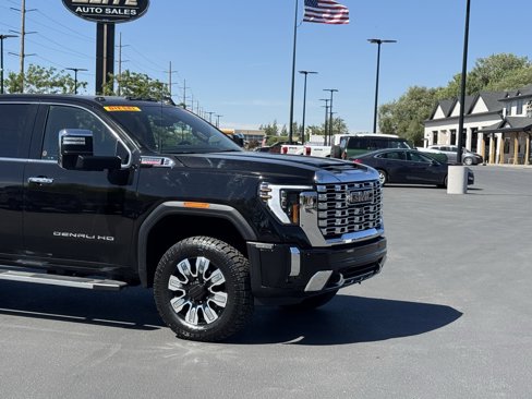 Used 2024 GMC Sierra 3500 Denali w/ Denali Reserve Package image 4