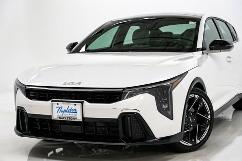 Used 2025 Kia K4 GT-Line image 2