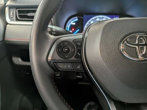 Used 2022 Toyota RAV4 SE w/ Carpet Mat Package (TMS) image 15