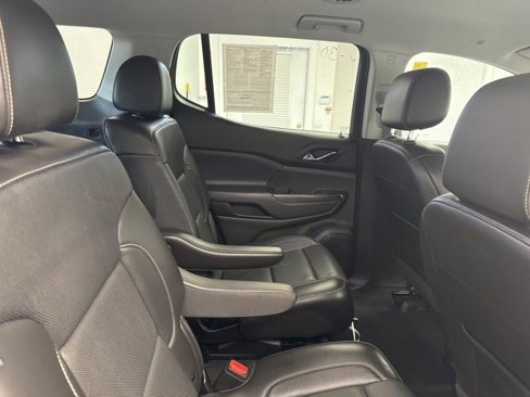 Used 2023 GMC Acadia SLT image 12