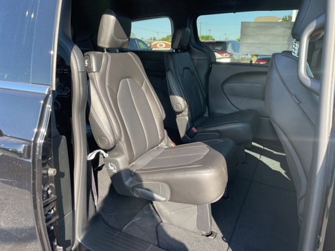 New 2026 Chrysler Voyager LX image 33