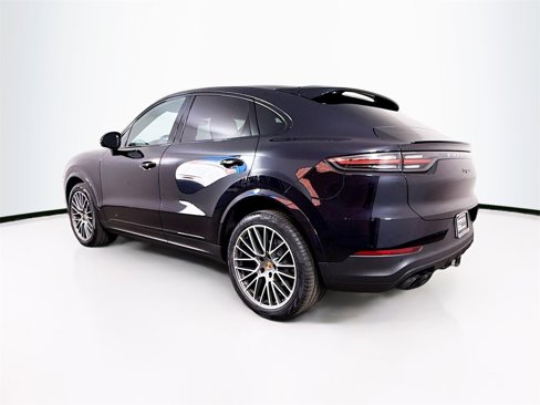 Certified 2022 Porsche Cayenne Platinum Edition image 3