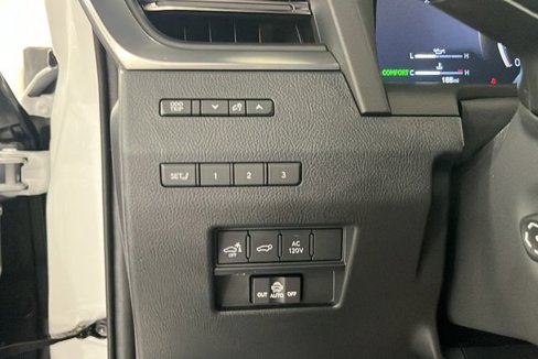 Used 2025 Lexus GX 550 image 13