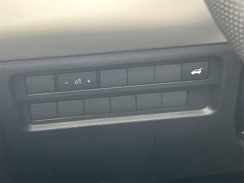 New 2025 Mitsubishi Outlander SE image 27