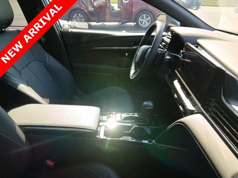 Used 2025 Toyota Camry XSE image 12