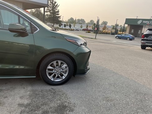 Used 2024 Toyota Sienna LE image 13