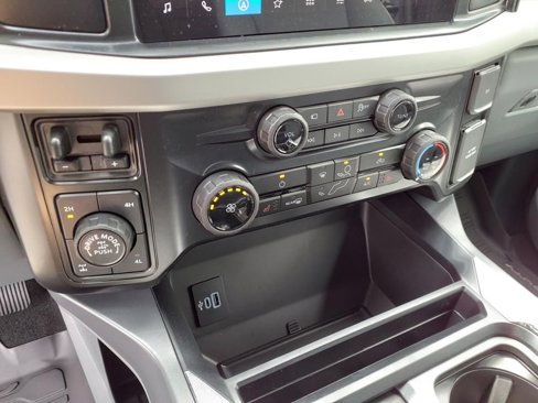 New 2025 Ford F250 XLT w/ Black Appearance Package image 16
