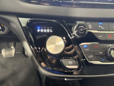 New 2025 Chrysler Voyager LX image 22