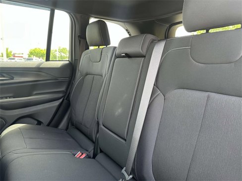 Used 2024 Jeep Grand Cherokee Laredo X w/ Luxury Tech Group I image 25