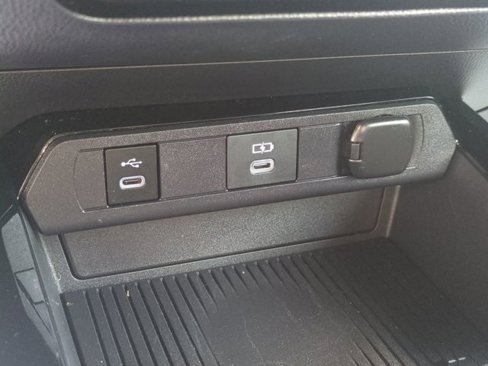 Certified 2023 Toyota Prius LE image 25