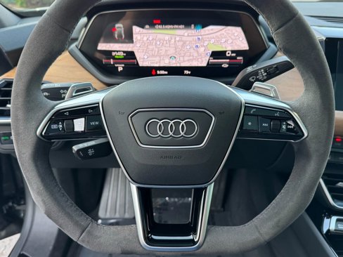 Used 2023 Audi e-tron GT Premium Plus image 30