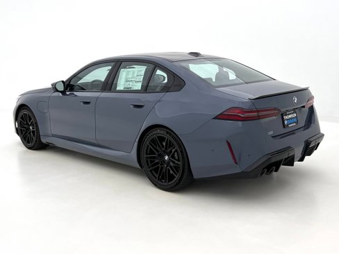 New 2026 BMW M5 w/ Carbon Package image 8