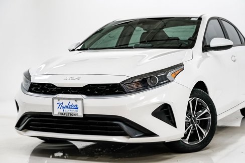 Used 2023 Kia Forte LXS image 2
