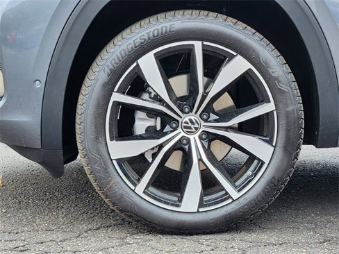 New 2025 Volkswagen Atlas Cross Sport SEL Premium R-Line image 10