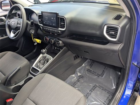 Used 2025 Hyundai Venue SE image 34