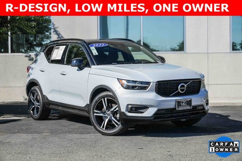 Used 2022 Volvo XC40 T5 R-Design image 1