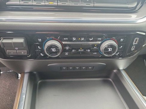 Used 2024 Chevrolet Silverado 2500 High Country image 23