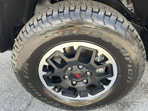 New 2025 Toyota Tacoma TRD Off-Road image 6