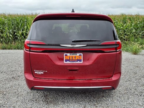 New 2026 Chrysler Pacifica Select image 29