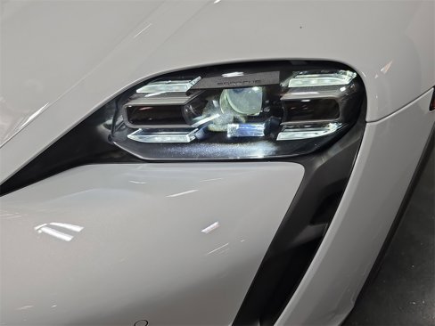 Certified 2024 Porsche Taycan 4 Cross Turismo image 12
