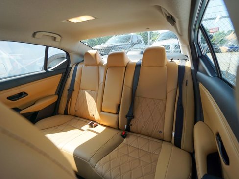Used 2024 Nissan Sentra SV w/ SV Premium Package image 28